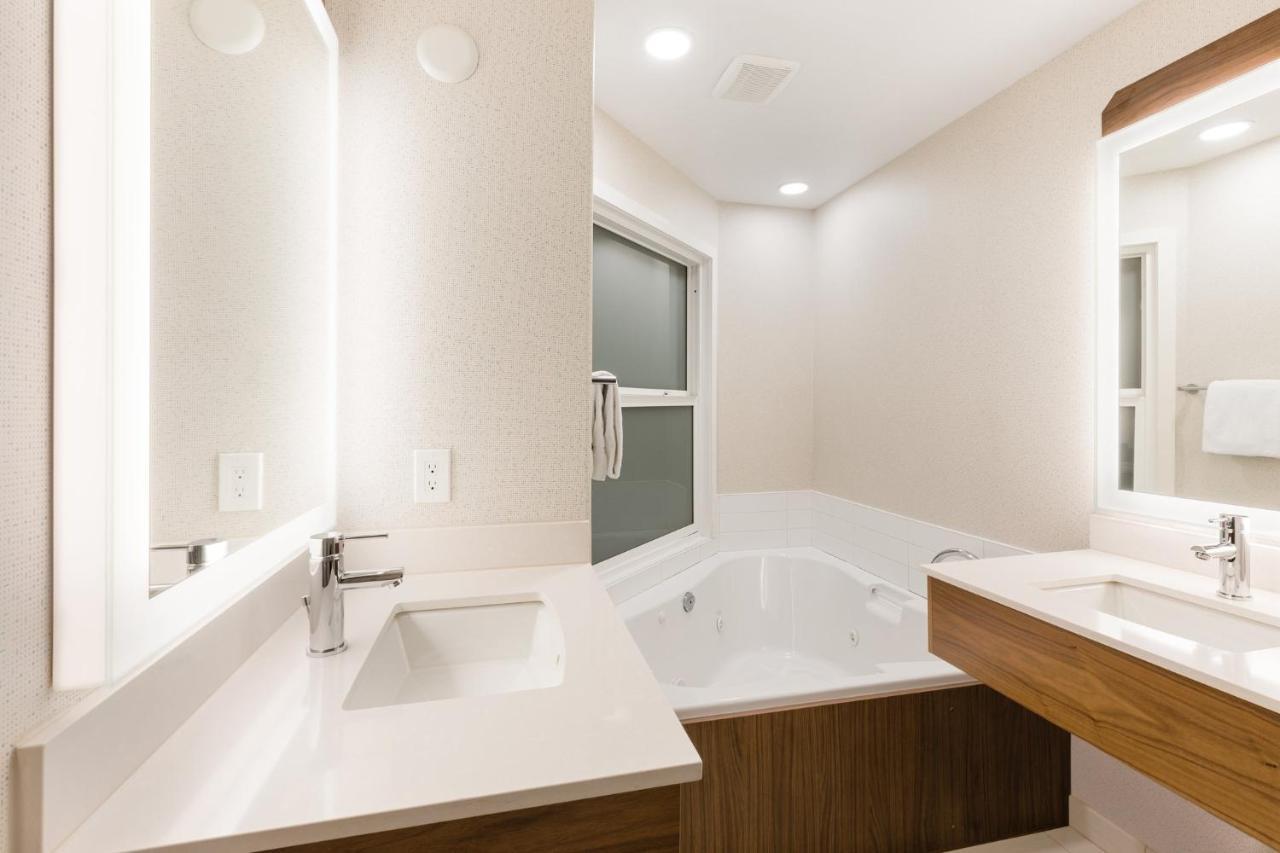 Holiday Inn Express Grande Prairie By Ihg Exterior foto