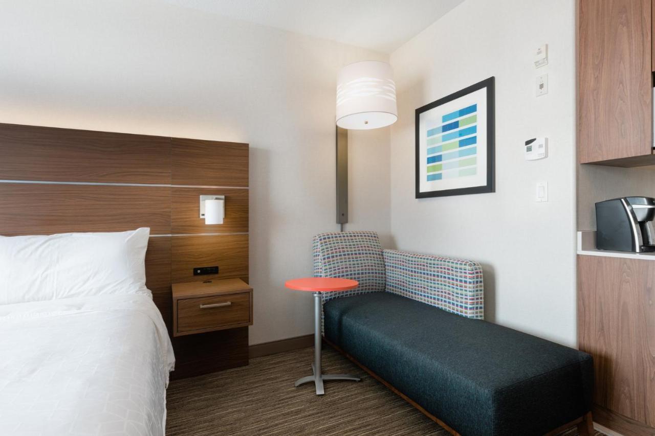 Holiday Inn Express Grande Prairie By Ihg Exterior foto